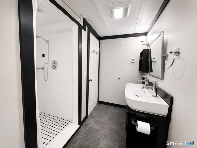 77 North High Street, Clinton, CT 06413