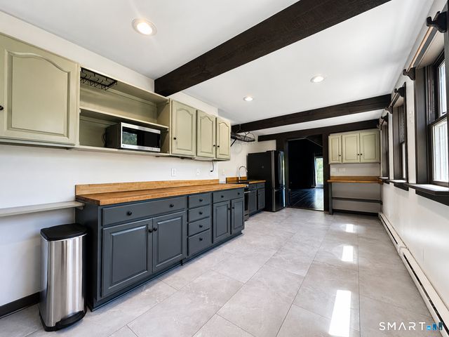 77 North High Street, Clinton, CT 06413
