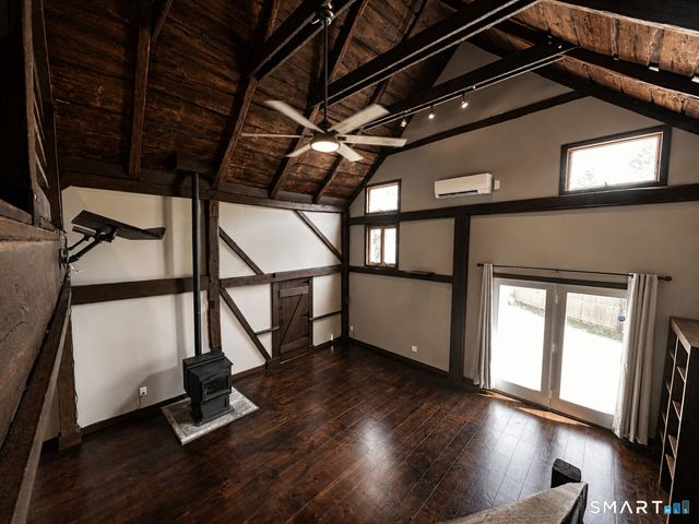 77 North High Street, Clinton, CT 06413
