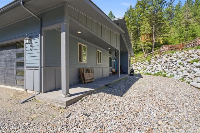 416 Miner DR, Blanchard, ID 83804
