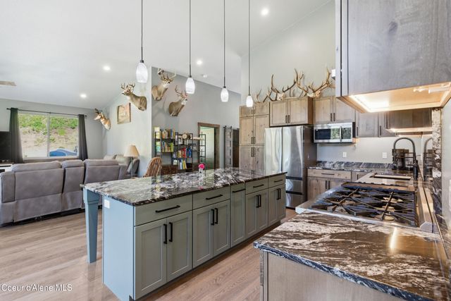 416 Miner DR, Blanchard, ID 83804