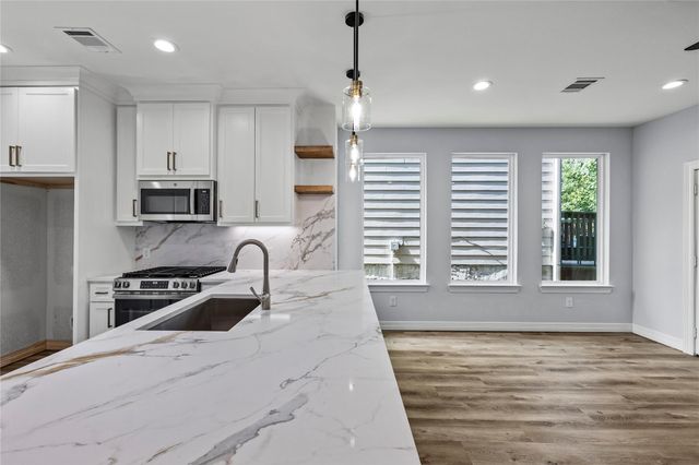 113 Capetown, Montgomery, TX 77356