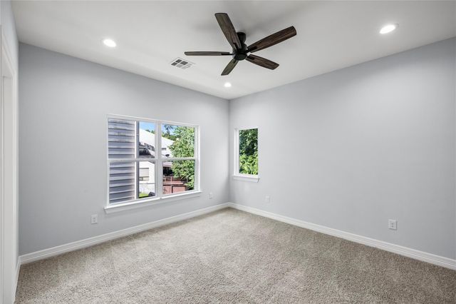 113 Capetown, Montgomery, TX 77356