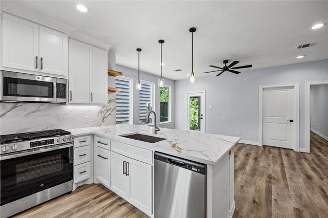 113 Capetown, Montgomery, TX 77356