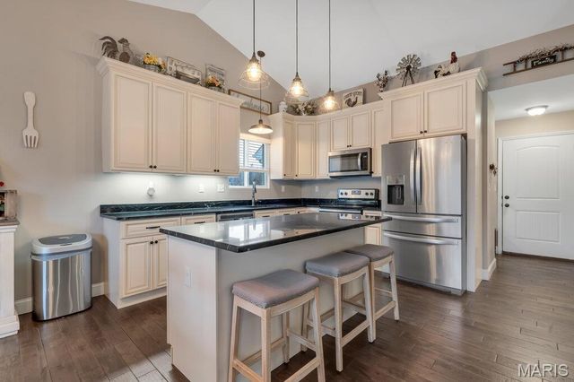 178 Gladshire Lane, Warrenton, MO 63383