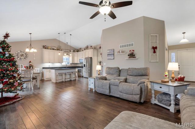 178 Gladshire Lane, Warrenton, MO 63383