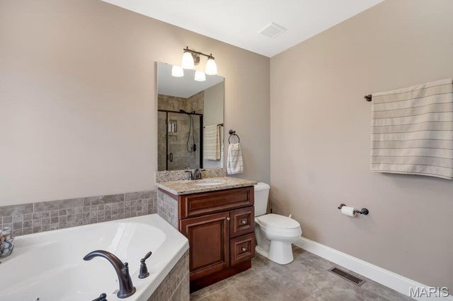 178 Gladshire Lane, Warrenton, MO 63383