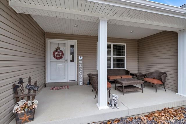 178 Gladshire Lane, Warrenton, MO 63383