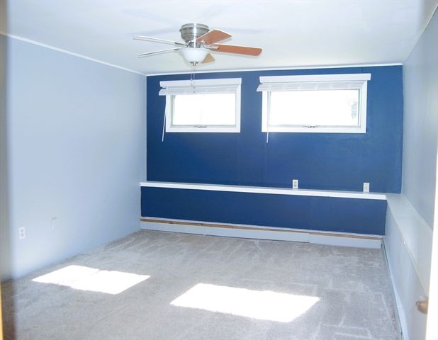 9 Harding St, Leicester, MA 01611