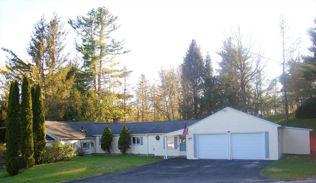 9 Harding St, Leicester, MA 01611