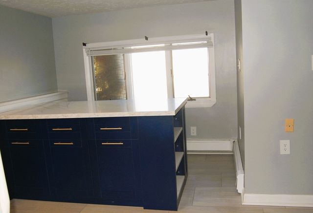 9 Harding St, Leicester, MA 01611