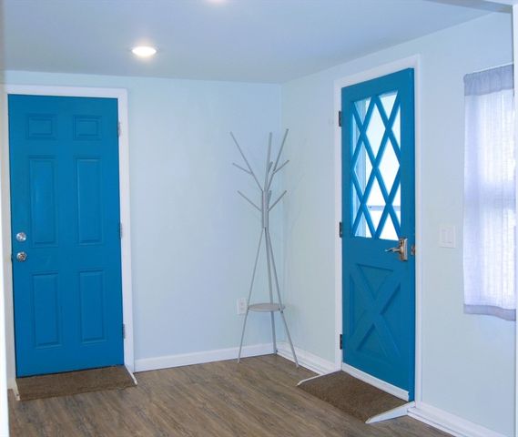 9 Harding St, Leicester, MA 01611