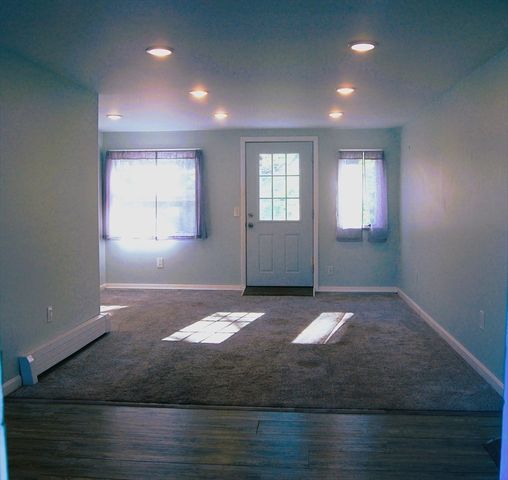 9 Harding St, Leicester, MA 01611
