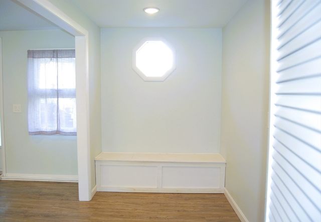 9 Harding St, Leicester, MA 01611