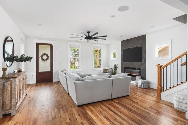 906A Lischey Ave, Nashville, TN 37207