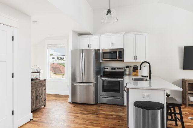 906A Lischey Ave, Nashville, TN 37207
