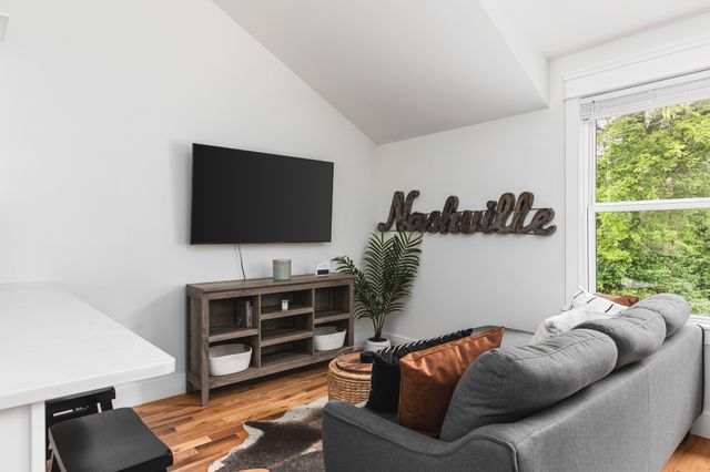 906A Lischey Ave, Nashville, TN 37207
