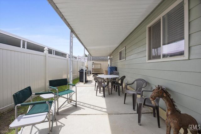 4321 Sabal Court, Bakersfield, CA 93301