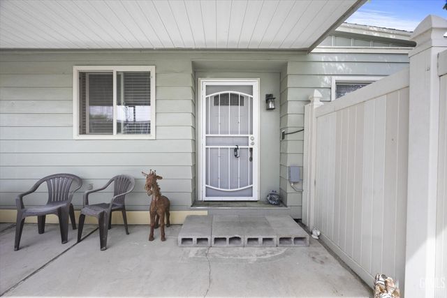 4321 Sabal Court, Bakersfield, CA 93301