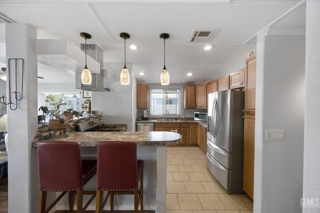 4321 Sabal Court, Bakersfield, CA 93301