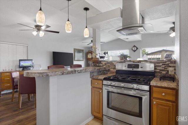 4321 Sabal Court, Bakersfield, CA 93301