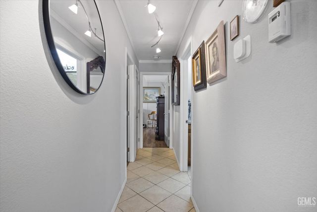 4321 Sabal Court, Bakersfield, CA 93301