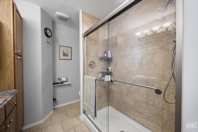 4321 Sabal Court, Bakersfield, CA 93301