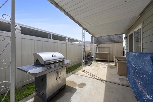 4321 Sabal Court, Bakersfield, CA 93301