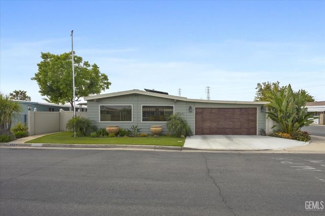 4321 Sabal Court, Bakersfield, CA 93301