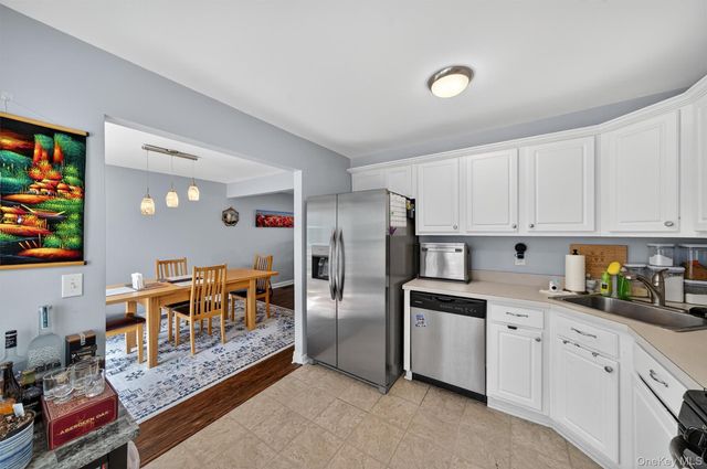 1 Lake Ridge Drive, Middletown, NY 10940