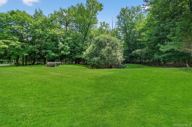 1 Lake Ridge Drive, Middletown, NY 10940