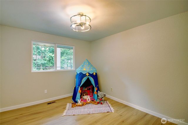 14129 60th Avenue W, Edmonds, WA 98026