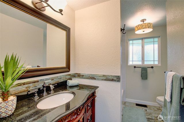 14129 60th Avenue W, Edmonds, WA 98026