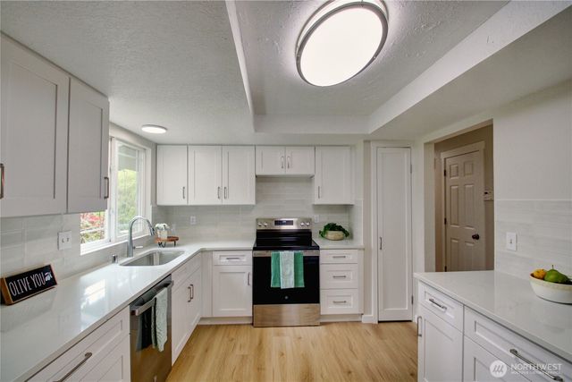 14129 60th Avenue W, Edmonds, WA 98026