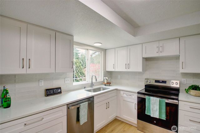 14129 60th Avenue W, Edmonds, WA 98026