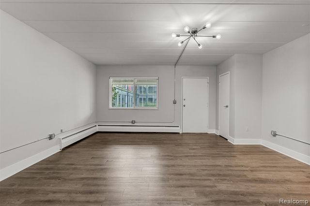1050 N Adams Road 114, Birmingham, MI 48009