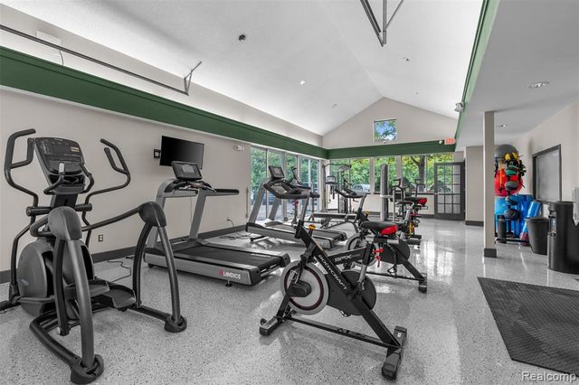 1050 N Adams Road 114, Birmingham, MI 48009