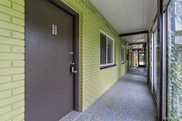 1050 N Adams Road 114, Birmingham, MI 48009