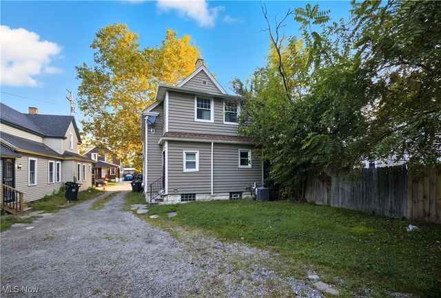 3227 Trowbridge Avenue, Cleveland, OH 44109