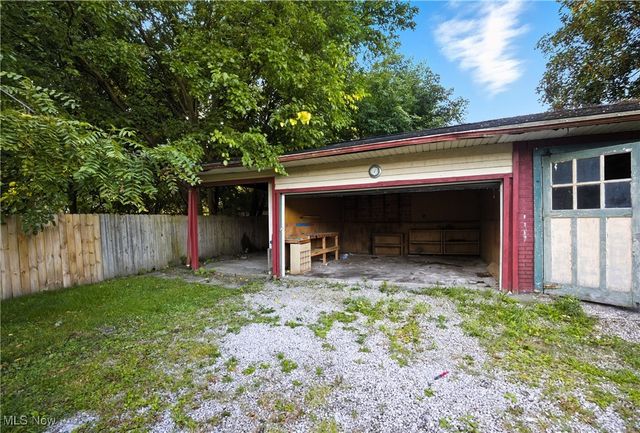 3227 Trowbridge Avenue, Cleveland, OH 44109