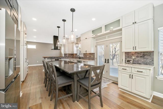 601 HUNTOVER LN, Frederick, MD 21703