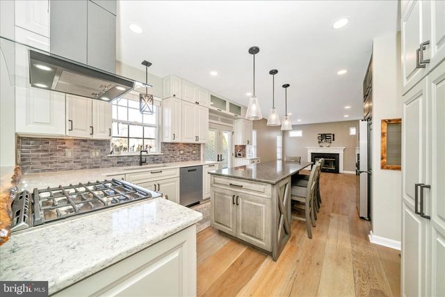 601 HUNTOVER LN, Frederick, MD 21703