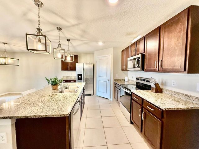 1026 GOLDEN SHINER AVENUE, Ruskin, FL 33570