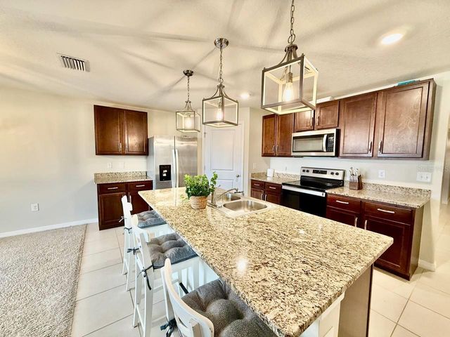 1026 GOLDEN SHINER AVENUE, Ruskin, FL 33570