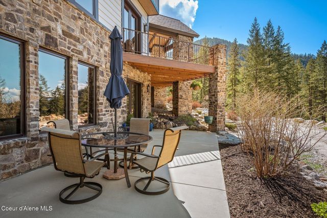 202 TRESTLE CREEK LN, Hope, ID 83836