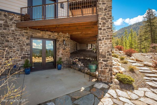 202 TRESTLE CREEK LN, Hope, ID 83836