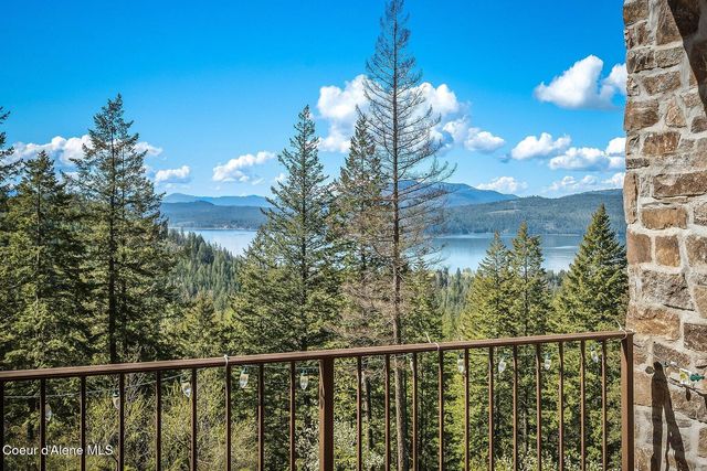 202 TRESTLE CREEK LN, Hope, ID 83836