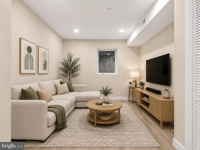 1031 S FAIRHILL ST, Philadelphia, PA 19147
