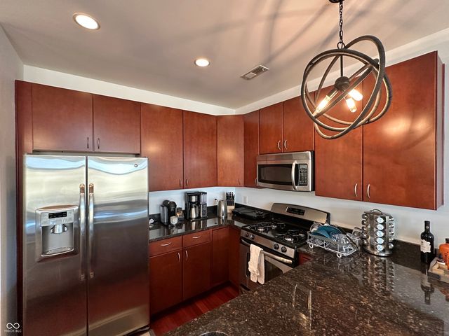 802 N Meridian Street 204, Indianapolis, IN 46204