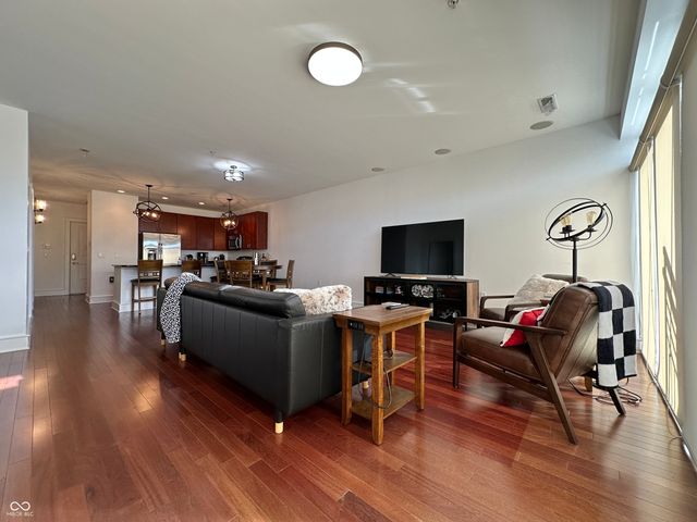 802 N Meridian Street 204, Indianapolis, IN 46204